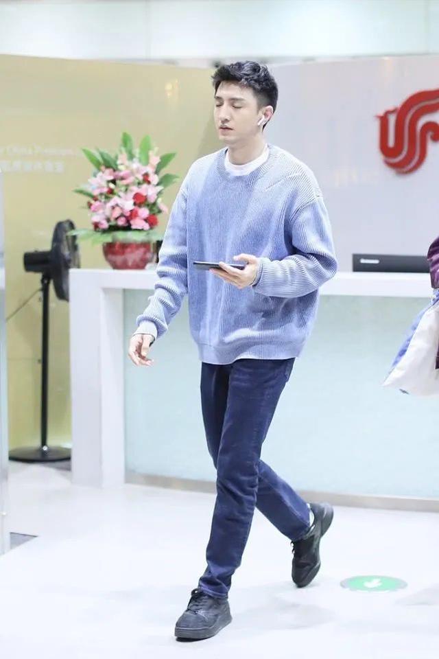 184cm金瀚时髦搭配,这3组圆领外套造型,打造时髦的利器 184cm金瀚时髦搭配,这3组圆领外套造型,打造时髦的利器