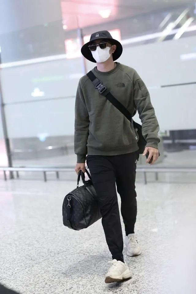 184cm金瀚时髦搭配,这3组圆领外套造型,打造时髦的利器 184cm金瀚时髦搭配,这3组圆领外套造型,打造时髦的利器