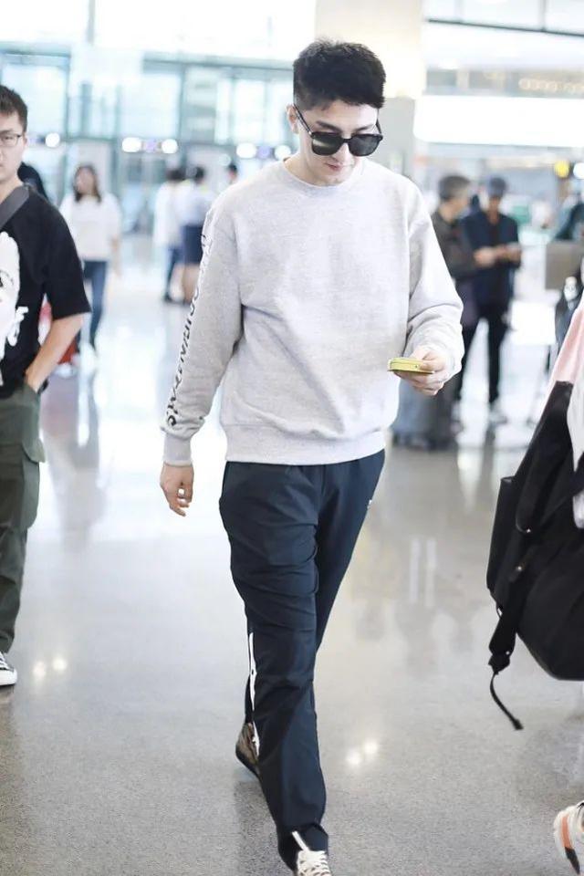 184cm金瀚时髦搭配,这3组圆领外套造型,打造时髦的利器 184cm金瀚时髦搭配,这3组圆领外套造型,打造时髦的利器