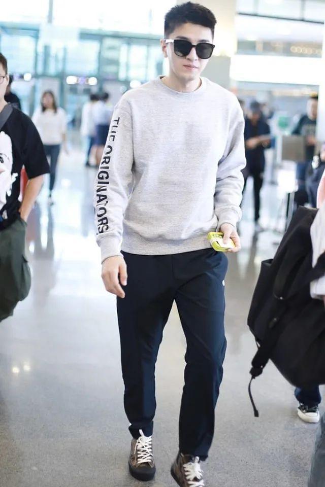 184cm金瀚时髦搭配,这3组圆领外套造型,打造时髦的利器 184cm金瀚时髦搭配,这3组圆领外套造型,打造时髦的利器