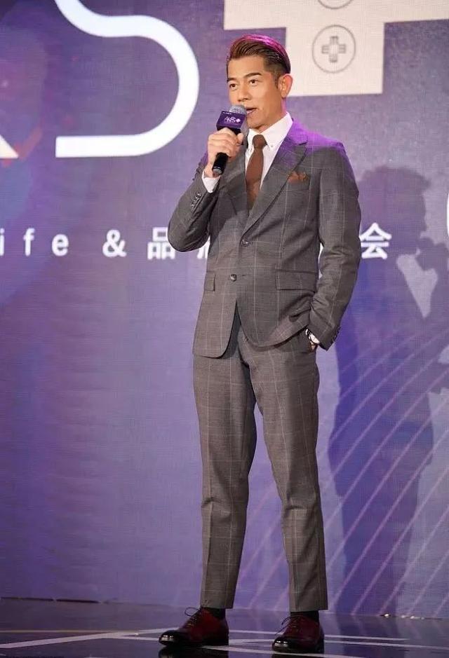 如何穿好一件西装?不要盲目去挑选,先从了解它开始 如何穿好一件西装?不要盲目去挑选,先从了解它开始