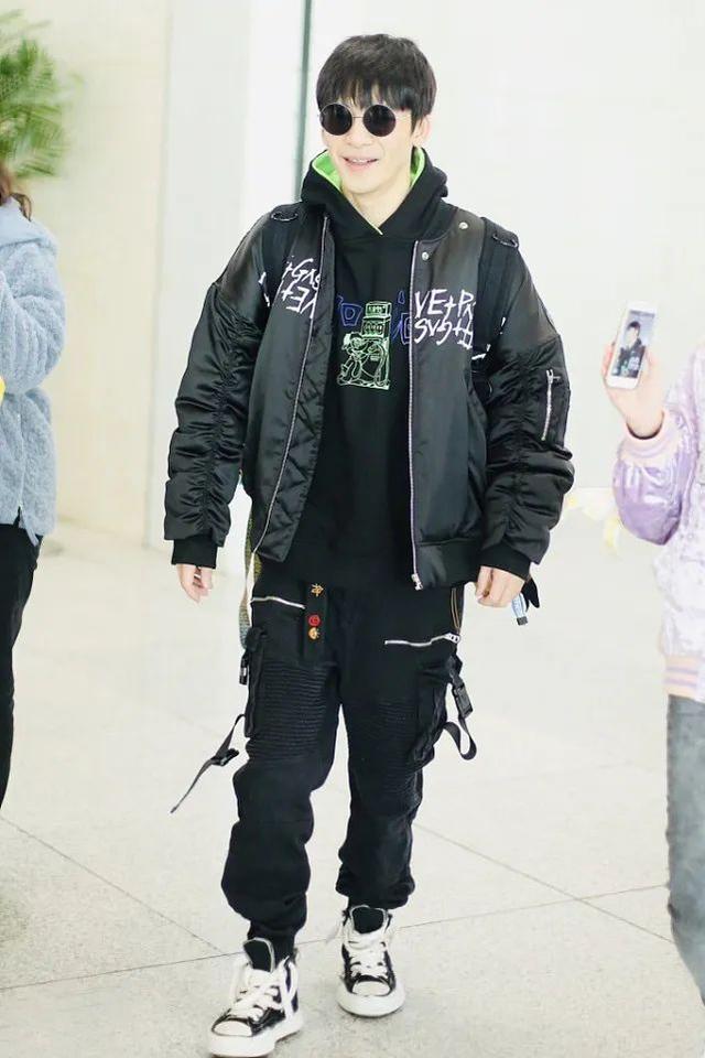 大张伟身高175轻松穿出潮流范,他最爱这些运动单品 大张伟身高175轻松穿出潮流范,他最爱这些运动单品