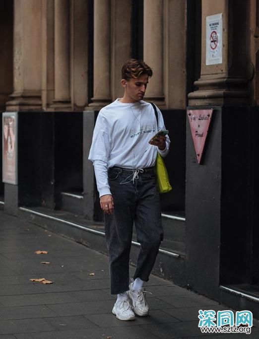 男士穿牛仔裤总觉得单调?换上九分裤的款式,造型时髦感大增 男士穿牛仔裤总觉得单调?换上九分裤的款式,造型时髦感大增