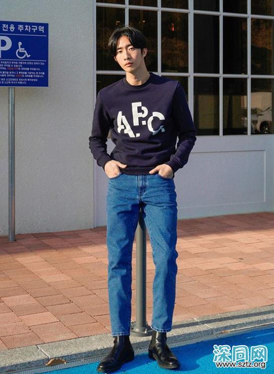 男士穿牛仔裤总觉得单调?换上九分裤的款式,造型时髦感大增 男士穿牛仔裤总觉得单调?换上九分裤的款式,造型时髦感大增