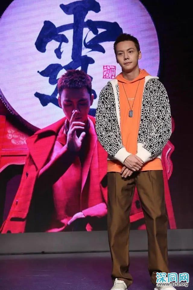 连帽卫衣个个都在穿,怎样才能脱颖而出?陈伟霆做了示范 连帽卫衣个个都在穿,怎样才能脱颖而出?陈伟霆做了示范