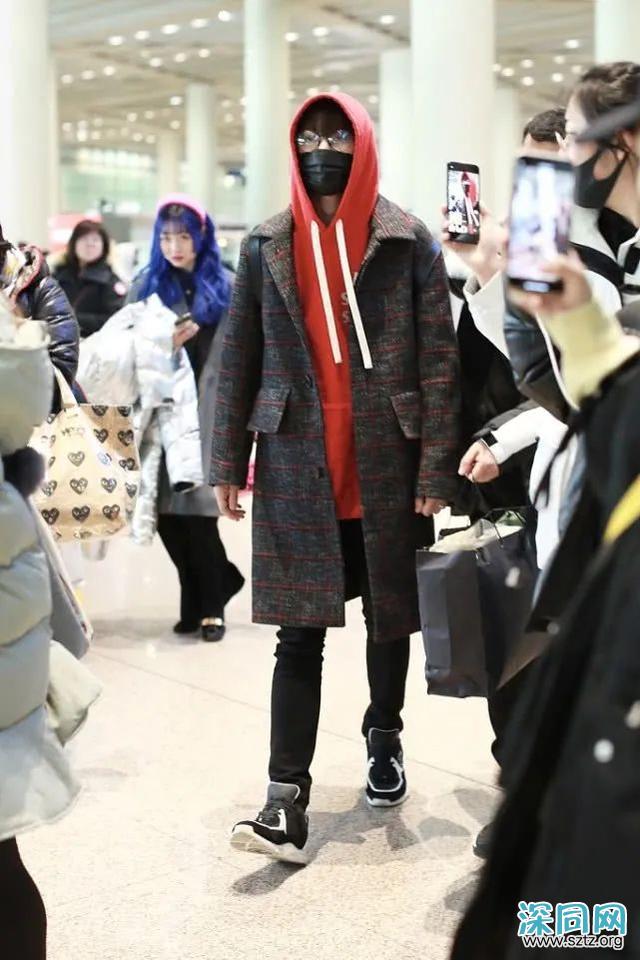 朱正廷时髦造型,搭配风格很独特,轻松穿出潮流范 朱正廷时髦造型,搭配风格很独特,轻松穿出潮流范