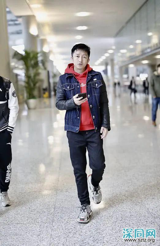 162cm邹市明也很会穿,安踏运动裤+荧光绿外套,打造潮流范 162cm邹市明也很会穿,安踏运动裤+荧光绿外套,打造潮流范