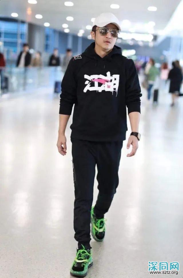 162cm邹市明也很会穿,安踏运动裤+荧光绿外套,打造潮流范 162cm邹市明也很会穿,安踏运动裤+荧光绿外套,打造潮流范