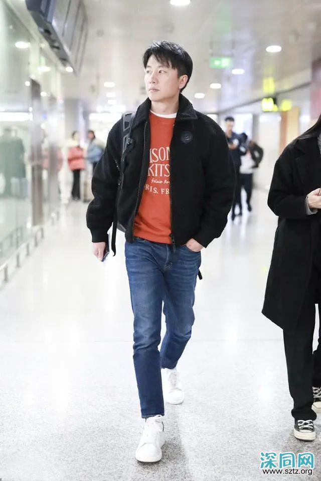 黄轩变换风格,造型低调帅气,这两组搭配轻松穿出时髦范 黄轩变换风格,造型低调帅气,这两组搭配轻松穿出时髦范