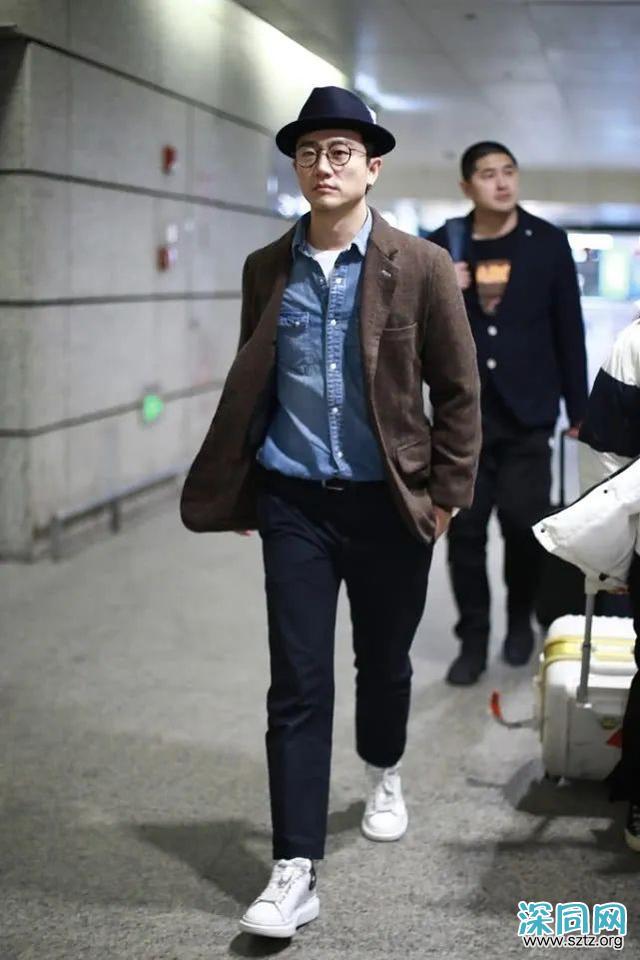 黄轩变换风格,造型低调帅气,这两组搭配轻松穿出时髦范 黄轩变换风格,造型低调帅气,这两组搭配轻松穿出时髦范