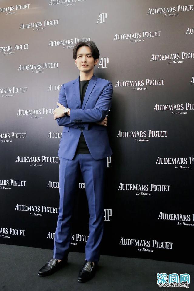 钟汉良帅气造型,这哪像45岁?造型青春时髦 钟汉良帅气造型,这哪像45岁?造型青春时髦