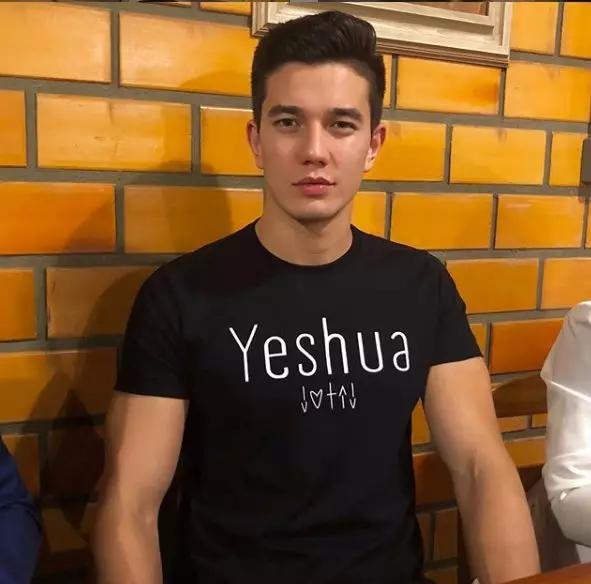 巴西肌肉小哥走红网络,完美身材让网友大呼:酸了! 巴西肌肉小哥走红网络,完美身材让网友大呼:酸了!