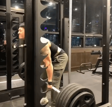 3年打造型男身材,臂围45公分,太强悍了 3年打造型男身材,臂围45公分,太强悍了