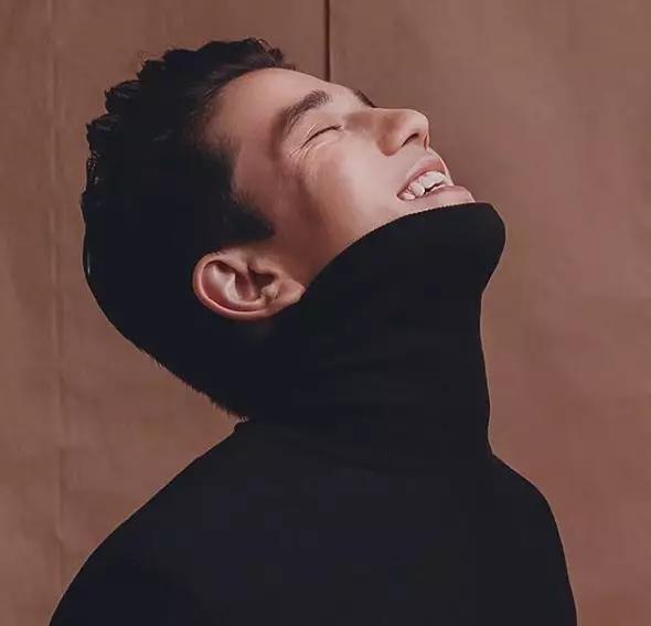 巴西肌肉小哥走红网络,完美身材让网友大呼:酸了! 巴西肌肉小哥走红网络,完美身材让网友大呼:酸了!