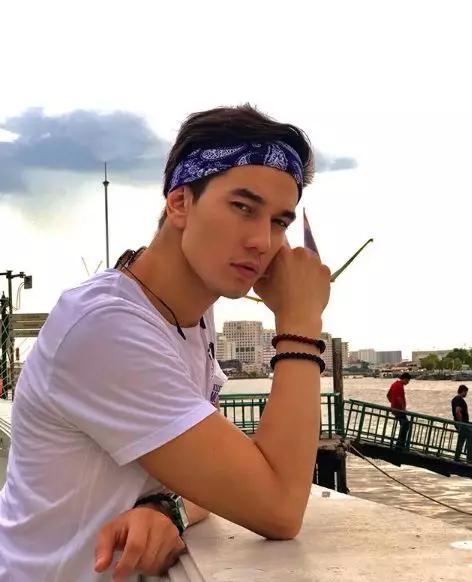 巴西肌肉小哥走红网络,完美身材让网友大呼:酸了! 巴西肌肉小哥走红网络,完美身材让网友大呼:酸了!