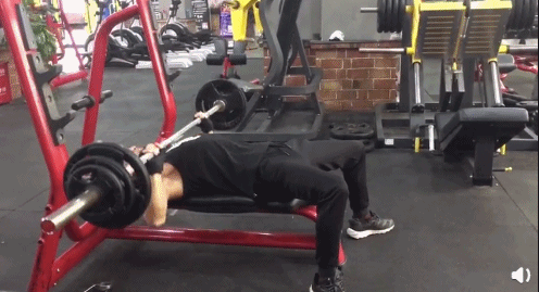 70岁老爷子练出健硕身材,在他面前,年龄真的只是数字 70岁老爷子练出健硕身材,在他面前,年龄真的只是数字