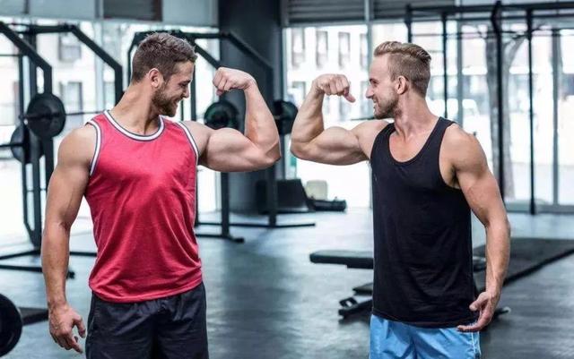 70岁老爷子练出健硕身材,在他面前,年龄真的只是数字 70岁老爷子练出健硕身材,在他面前,年龄真的只是数字