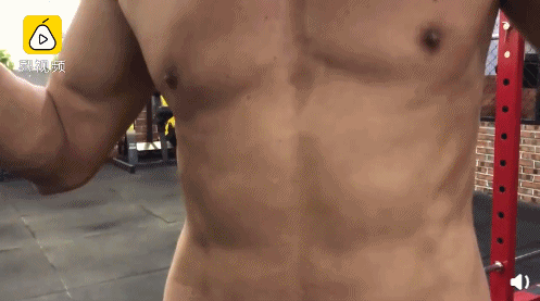 70岁老爷子练出健硕身材,在他面前,年龄真的只是数字 70岁老爷子练出健硕身材,在他面前,年龄真的只是数字