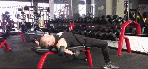 70岁老爷子练出健硕身材,在他面前,年龄真的只是数字 70岁老爷子练出健硕身材,在他面前,年龄真的只是数字