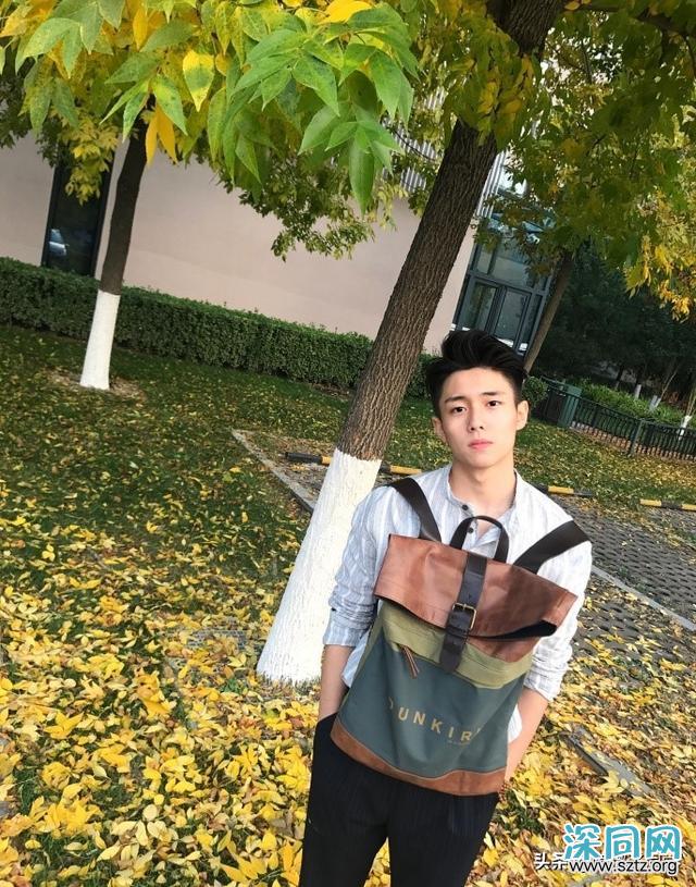 中央戏曲学院大二男生,青春年少的小哥哥,干净帅气! 中央戏曲学院大二男生,青春年少的小哥哥,干净帅气!