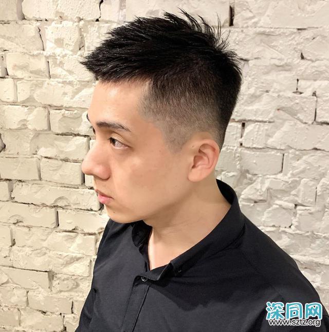 男生别再留“过耳”发型了,这几款短发长度刚好,干净又帅气 男生别再留“过耳”发型了,这几款短发长度刚好,干净又帅气