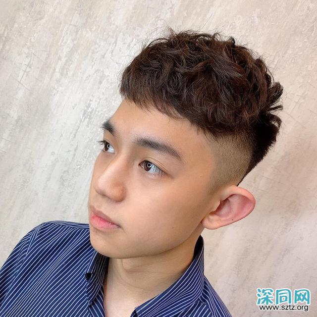 男生别再留“过耳”发型了,这几款短发长度刚好,干净又帅气 男生别再留“过耳”发型了,这几款短发长度刚好,干净又帅气