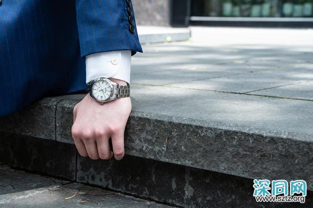 男生长时间戴手表,想不到还有这些变化 男生长时间戴手表,想不到还有这些变化