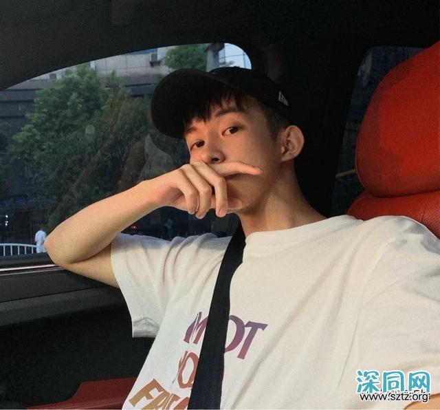 前凸后翘的帅一在线卖萌,这次是真的老公来了! 前凸后翘的帅一在线卖萌,这次是真的老公来了!