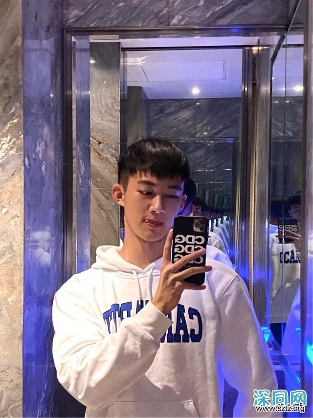 前凸后翘的帅一在线卖萌,这次是真的老公来了! 前凸后翘的帅一在线卖萌,这次是真的老公来了!