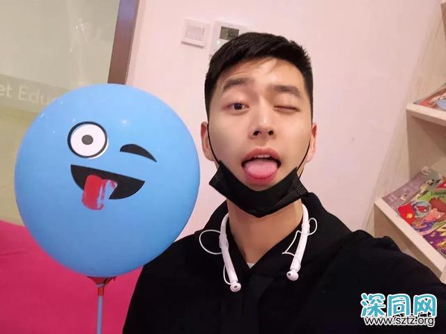 白净肌肉帅哥,清爽干净的长相,让人难忘 白净肌肉帅哥,清爽干净的长相,让人难忘