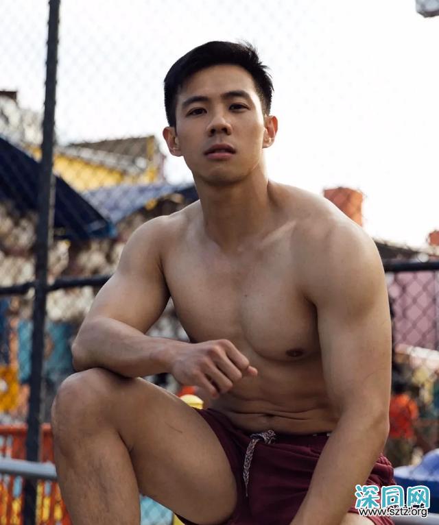 天菜医生抢模特饭碗,最喜欢拍照秀肌肉! 天菜医生抢模特饭碗,最喜欢拍照秀肌肉!