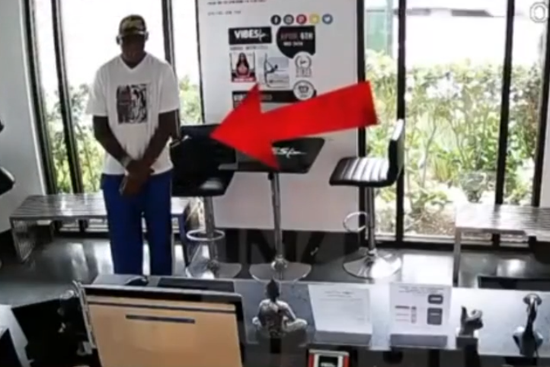 “在NBA,至少有10%—20%的球员是同性恋。” “在NBA,至少有10%—20%的球员是同性恋。”