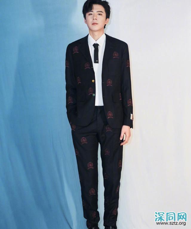 189cm刘宇宁,穿紧身裤配西装,大长腿抢镜,身材比例惊艳 189cm刘宇宁,穿紧身裤配西装,大长腿抢镜,身材比例惊艳