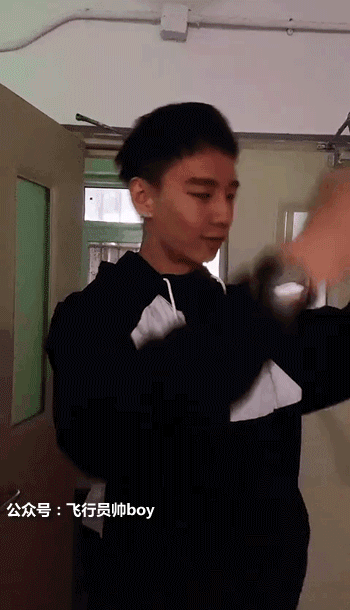 186CM北京航空总医院肌肉医生登上央视火了! 186CM北京航空总医院肌肉医生登上央视火了!