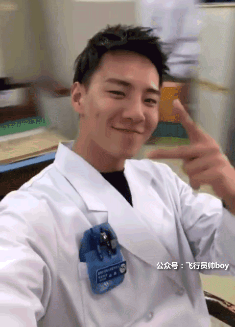 186CM北京航空总医院肌肉医生登上央视火了! 186CM北京航空总医院肌肉医生登上央视火了!