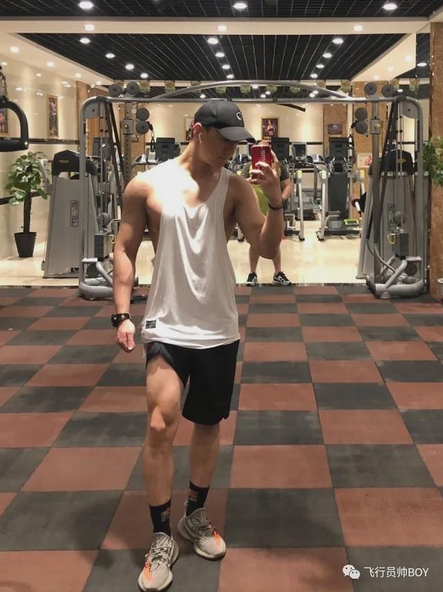 186CM北京航空总医院肌肉医生登上央视火了! 186CM北京航空总医院肌肉医生登上央视火了!