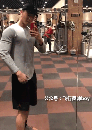 186CM北京航空总医院肌肉医生登上央视火了! 186CM北京航空总医院肌肉医生登上央视火了!