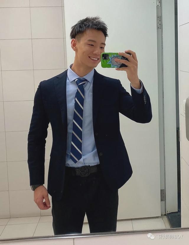 186CM北京航空总医院肌肉医生登上央视火了! 186CM北京航空总医院肌肉医生登上央视火了!