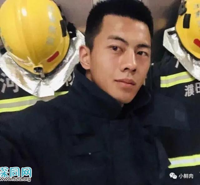 消防员寸头小哥训练累瘫了,引发网友舔屏 消防员寸头小哥训练累瘫了,引发网友舔屏