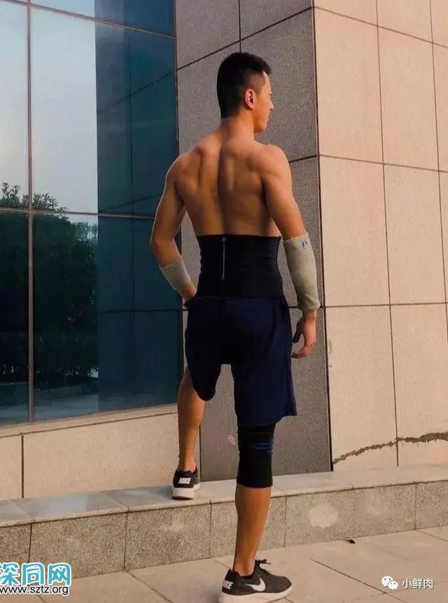 消防员寸头小哥训练累瘫了,引发网友舔屏 消防员寸头小哥训练累瘫了,引发网友舔屏