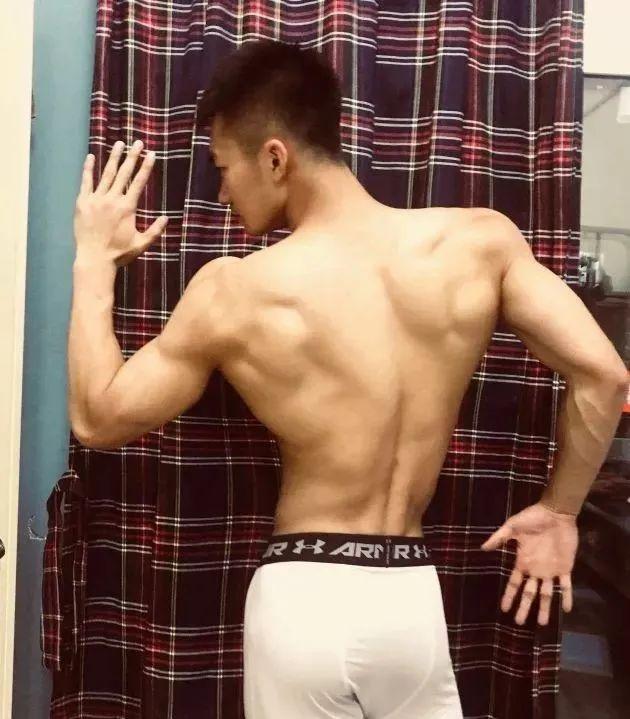 99年四川航空学院小哥,180CM大长腿这谁顶得住啊? 99年四川航空学院小哥,180CM大长腿这谁顶得住啊?