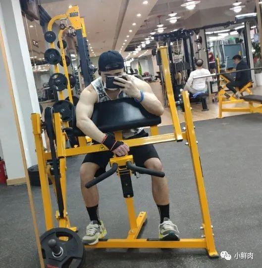 飞行员小哥上相亲节目火了,条顺颜高小姐姐不淡定了 飞行员小哥上相亲节目火了,条顺颜高小姐姐不淡定了