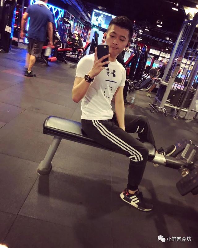 95后奶凶奶凶寸头小狼狗,因性感身材照走红 95后奶凶奶凶寸头小狼狗,因性感身材照走红