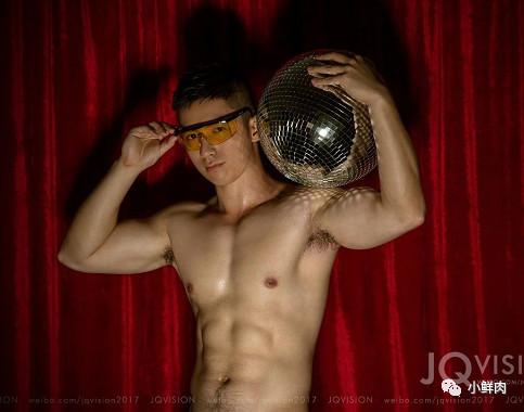 清华学霸肌肉博士小哥,因性感身材照走红 清华学霸肌肉博士小哥,因性感身材照走红