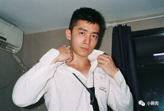 清华学霸肌肉博士小哥,因性感身材照走红 清华学霸肌肉博士小哥,因性感身材照走红