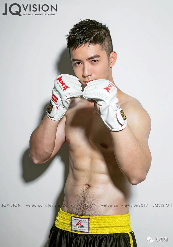 清华学霸肌肉博士小哥,因性感身材照走红 清华学霸肌肉博士小哥,因性感身材照走红