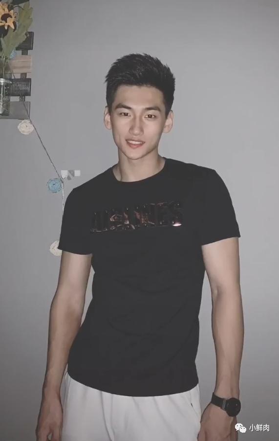 东北大鼻子杂技小哥走红,这实力也太强大了吧 东北大鼻子杂技小哥走红,这实力也太强大了吧