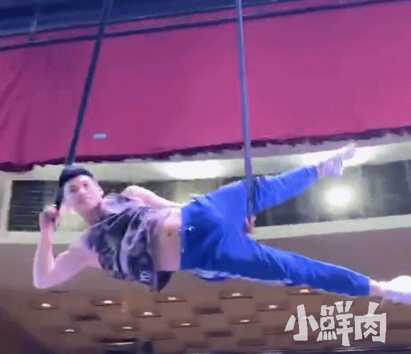 东北大鼻子杂技小哥走红,这实力也太强大了吧 东北大鼻子杂技小哥走红,这实力也太强大了吧