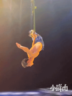 东北大鼻子杂技小哥走红,这实力也太强大了吧 东北大鼻子杂技小哥走红,这实力也太强大了吧