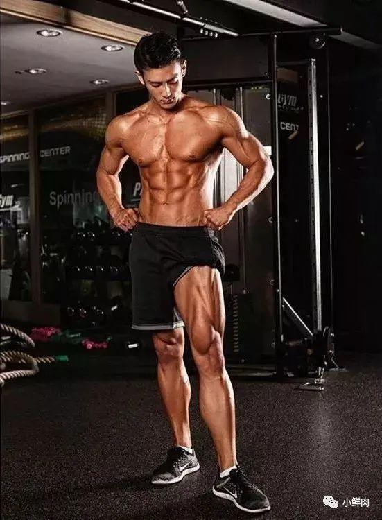 广州95后数学老师走红!这明明是男团出道的颜值啊 广州95后数学老师走红!这明明是男团出道的颜值啊